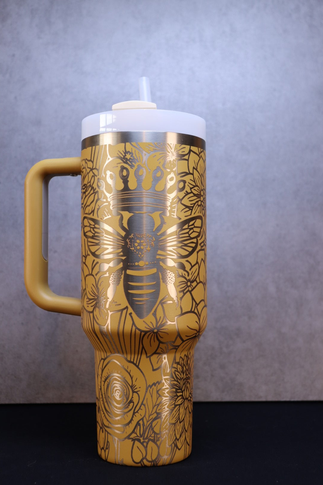Queen Bee on 40oz Yarrow Stanley