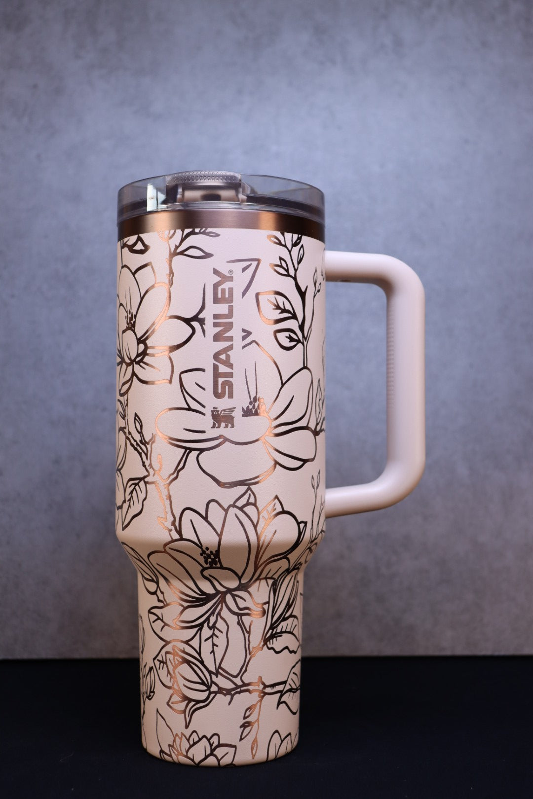 Magnolias on Guilded Sugar 40oz ProTour