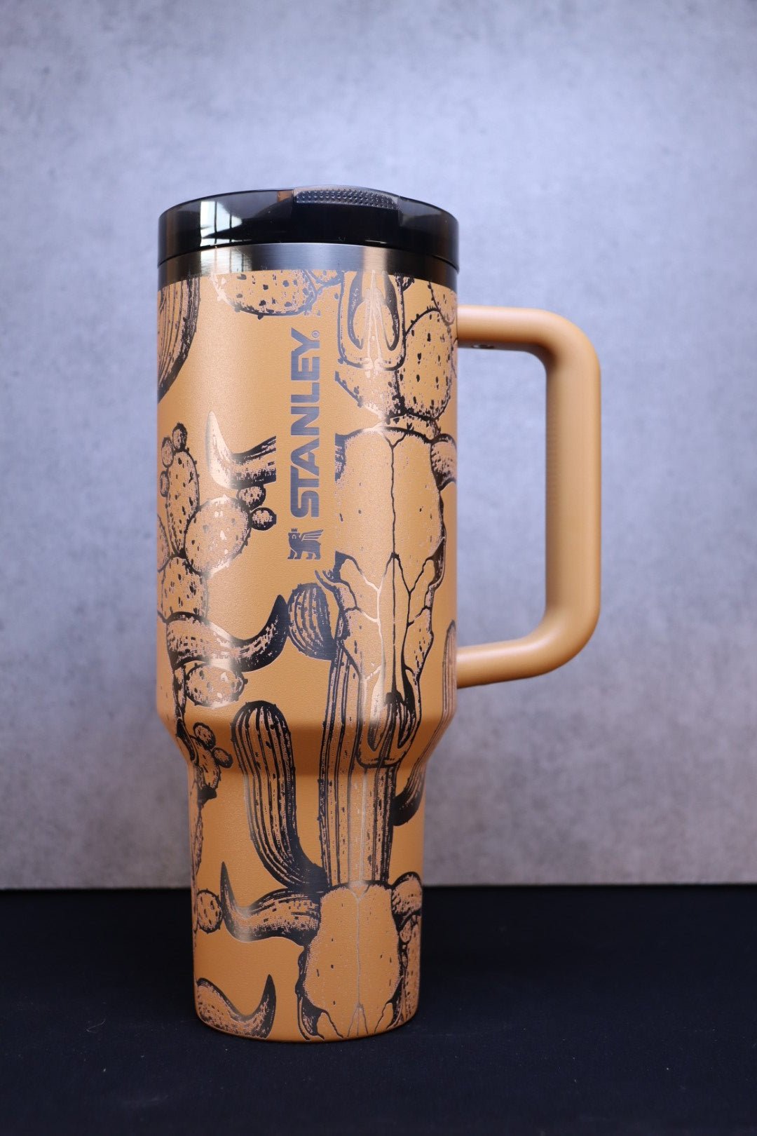 Cactus & Cow Skull on Camel 40oz Stanley ProTour