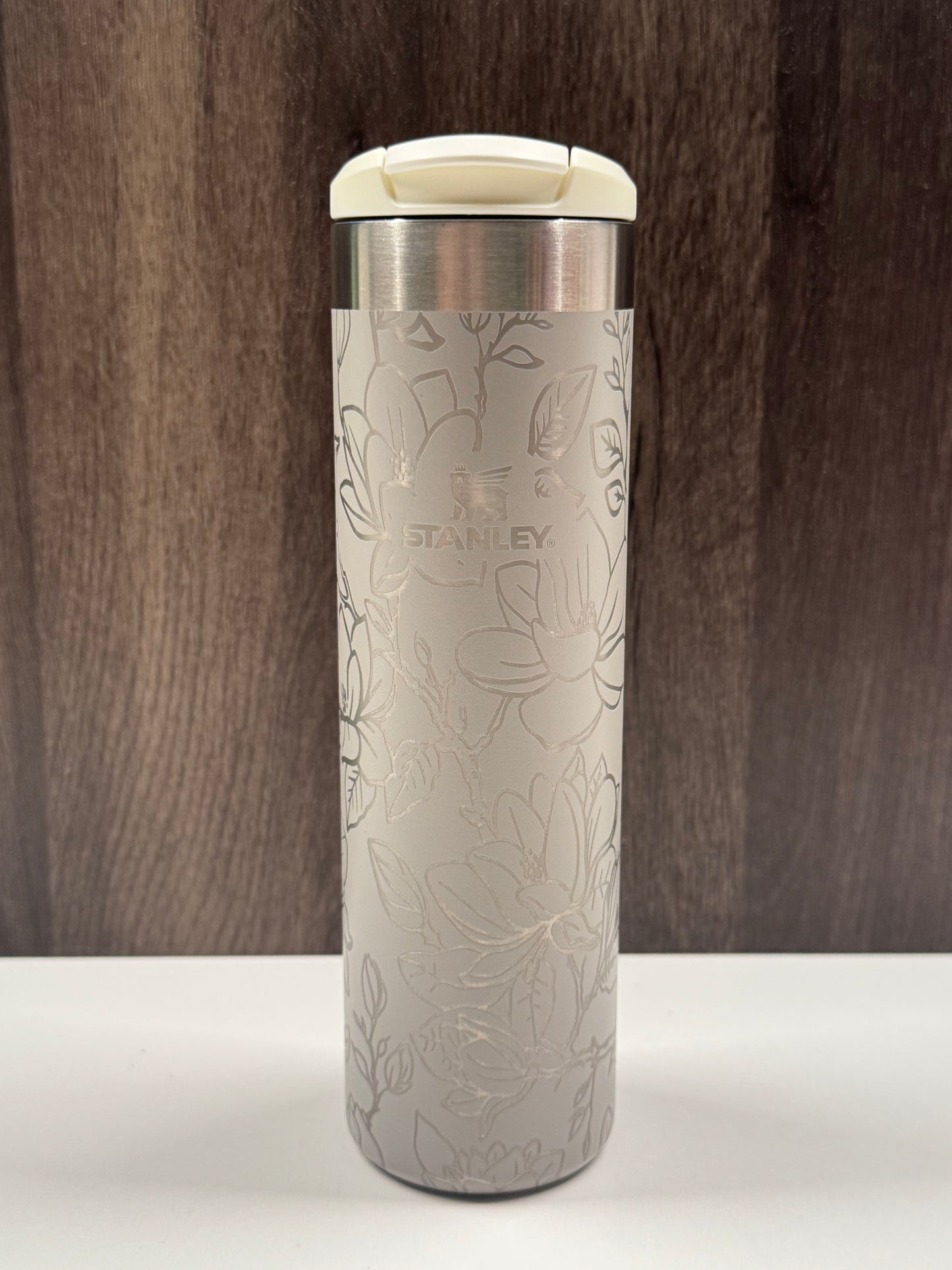 Magnolias on Ash 20oz Stanley Transit Bottle