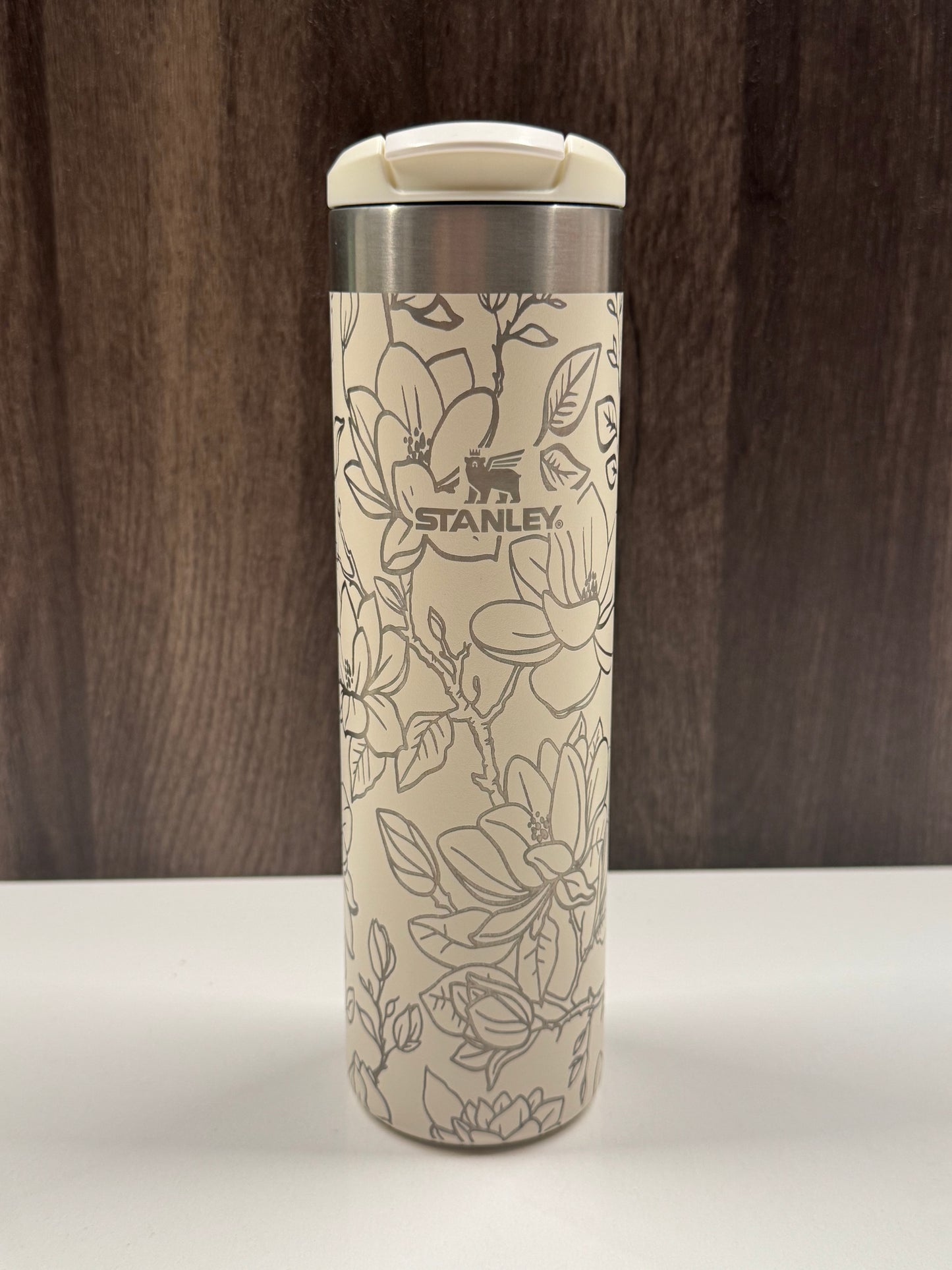 Magnolias on Cream 20oz Stanley Transit Bottle