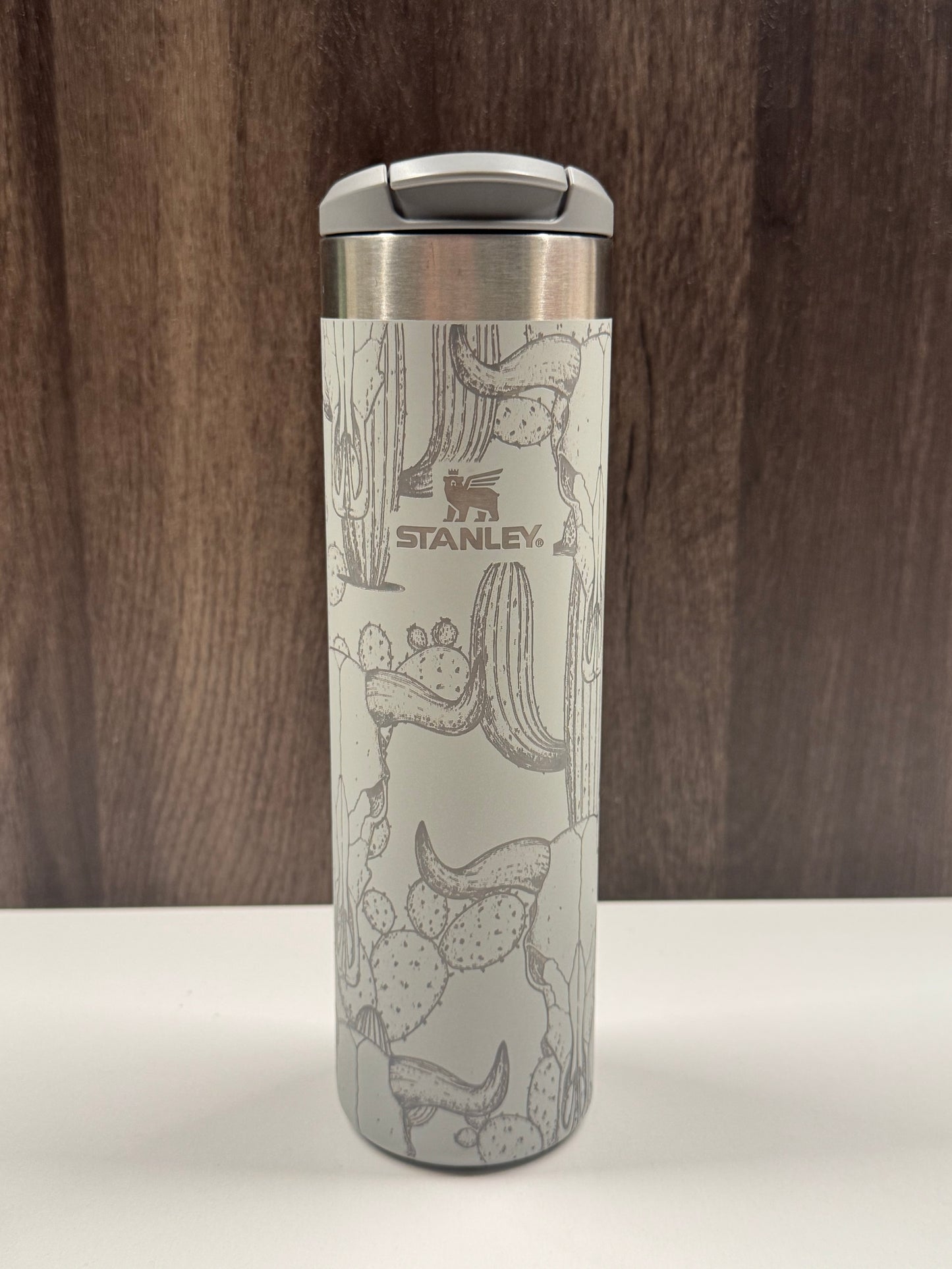 Cow Skull & Cacti on Grey Shimmer 20oz Transit Bottle