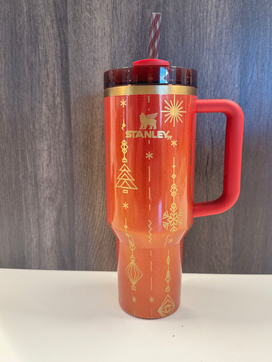 Christmas Lines on Scarlett Tinsel 40oz Stanley